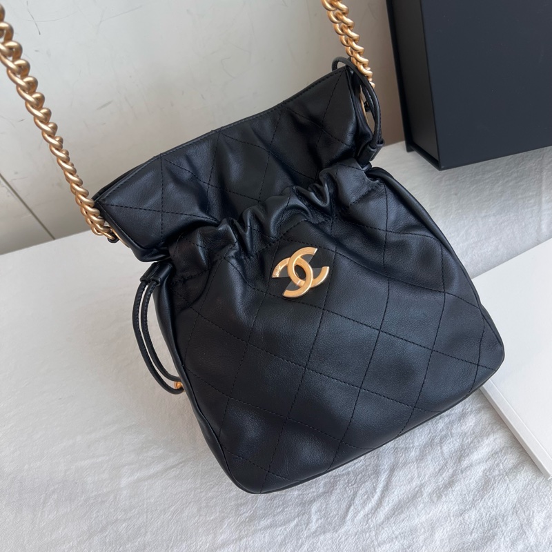 ෆ Chanel 22c 黑金雙珠小福袋-6