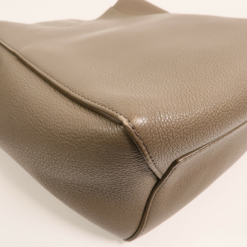 CELINE 牛皮皮革Sangle bucket Bag金扣肩背袋-13