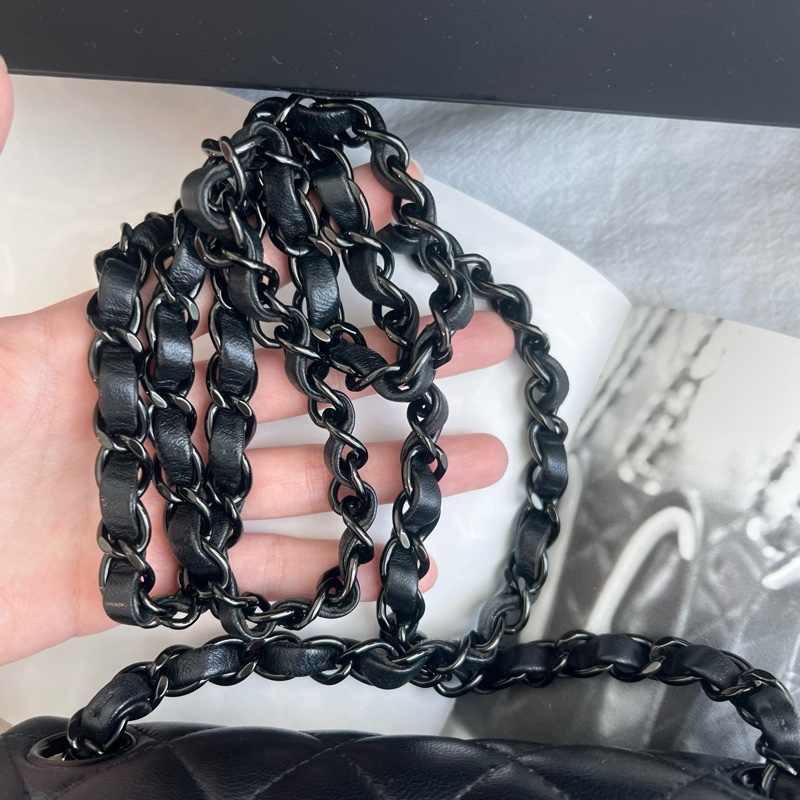 ෆ Chanel Soblack 全黑方胖-12