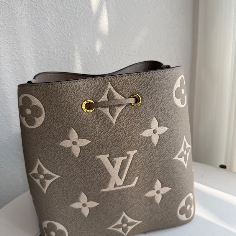 Lv 斑鳩灰水桶包 超好看-8