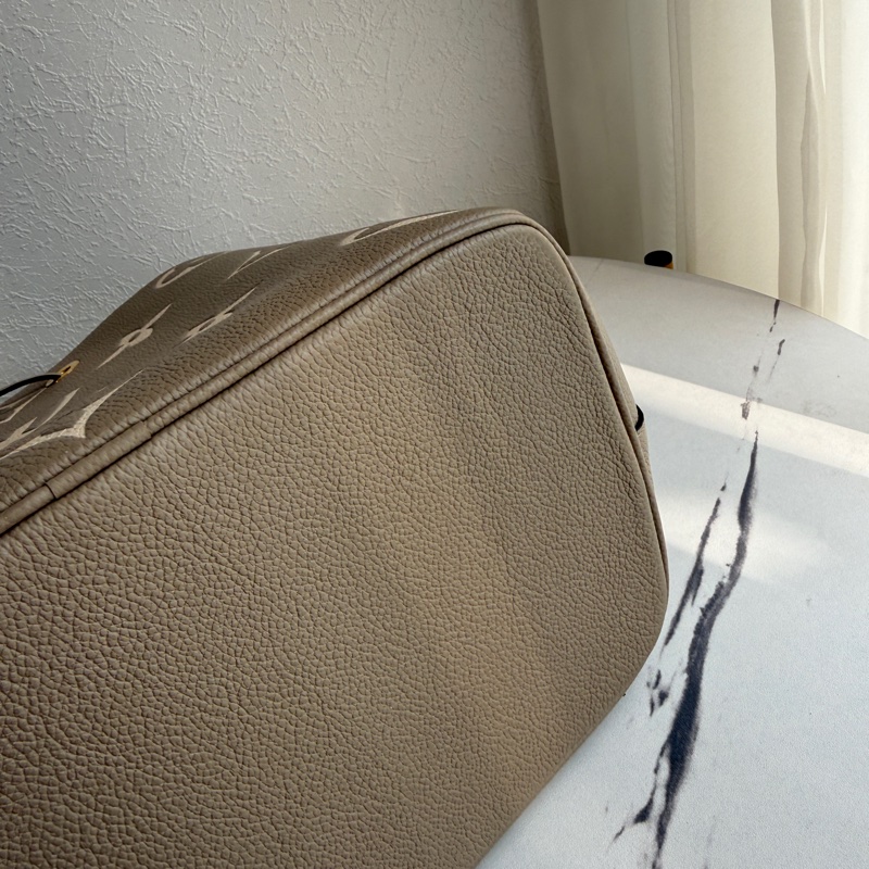 Lv 斑鳩灰水桶包 超好看-11