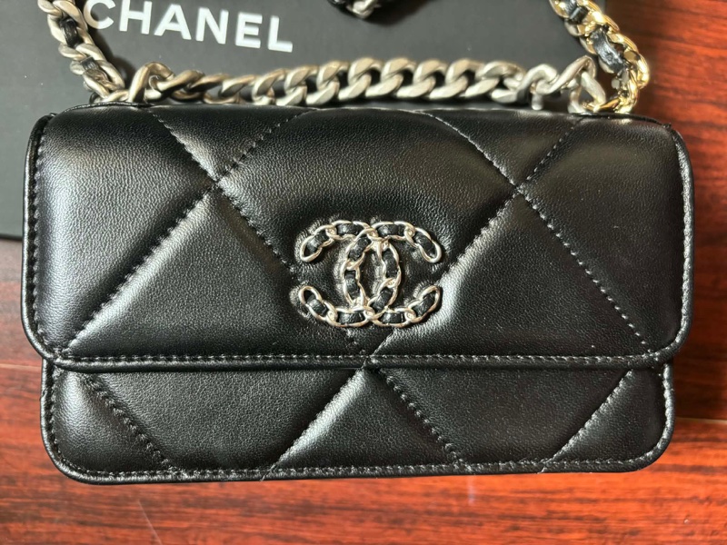 CHANEL 19 Mini WOC 經典小香鏈條款-1