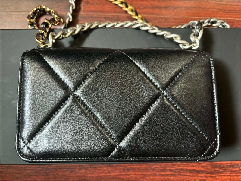 CHANEL 19 Mini WOC 經典小香鏈條款-3