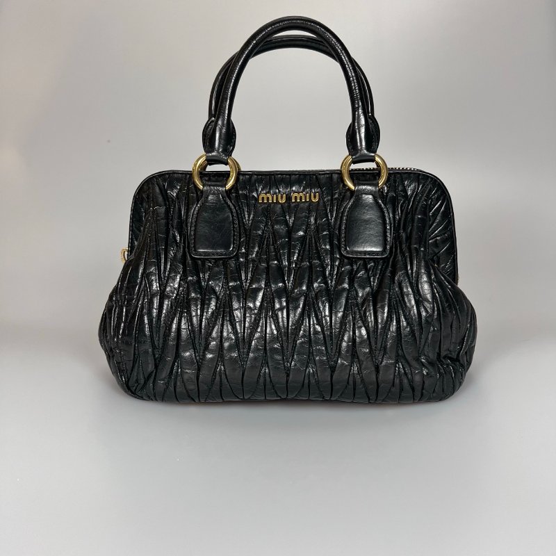 MIUMIU  黑金皺褶手提包-0