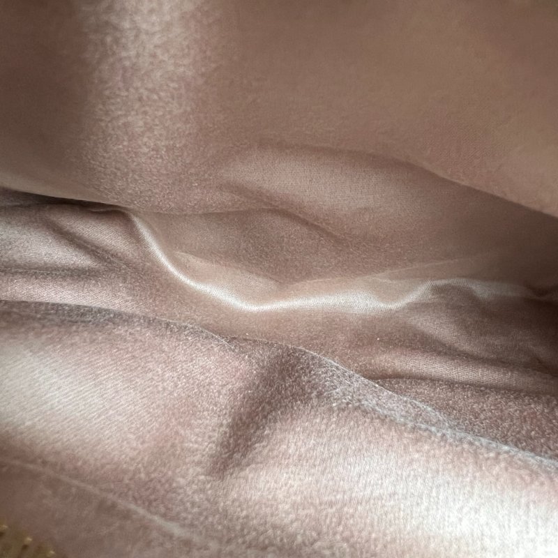 MIUMIU  黑金皺褶手提包-6