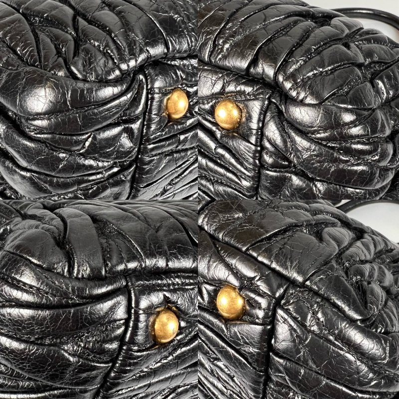 MIUMIU  黑金皺褶手提包-9