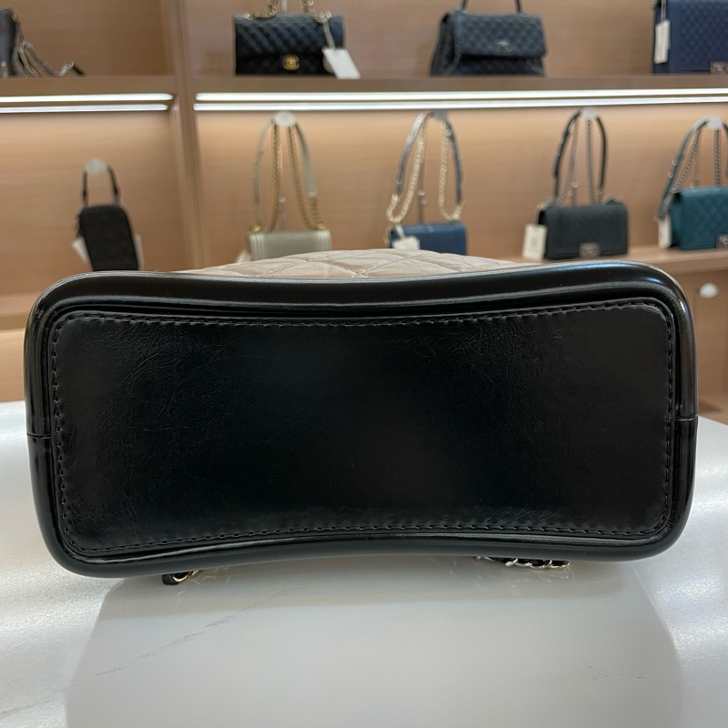 Chanel香奈儿流浪书包双肩包 奶茶色拼黑色-7