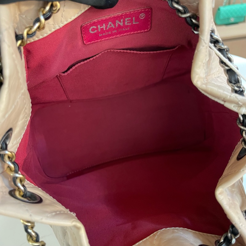 Chanel香奈儿流浪书包双肩包 奶茶色拼黑色-11