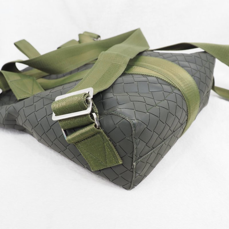 BV Bottega Veneta Intrecciato New Rubber Fold-Over Backpack 葆蝶男裝軍綠色雙肩包-12
