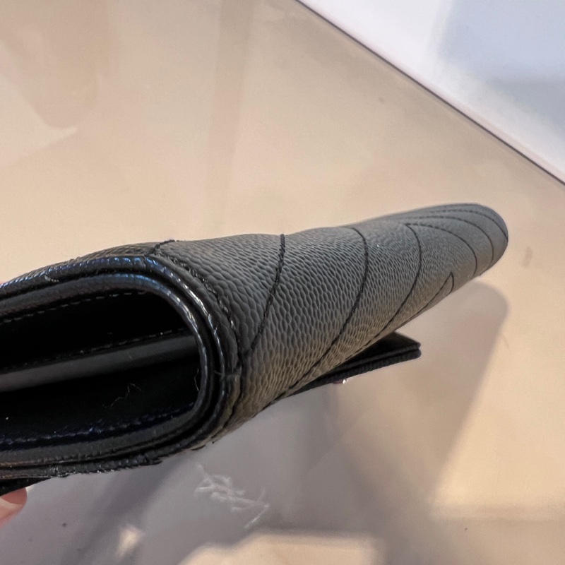 YSL荔枝牛皮山型紋銀釦信封下蓋12卡長夾-7