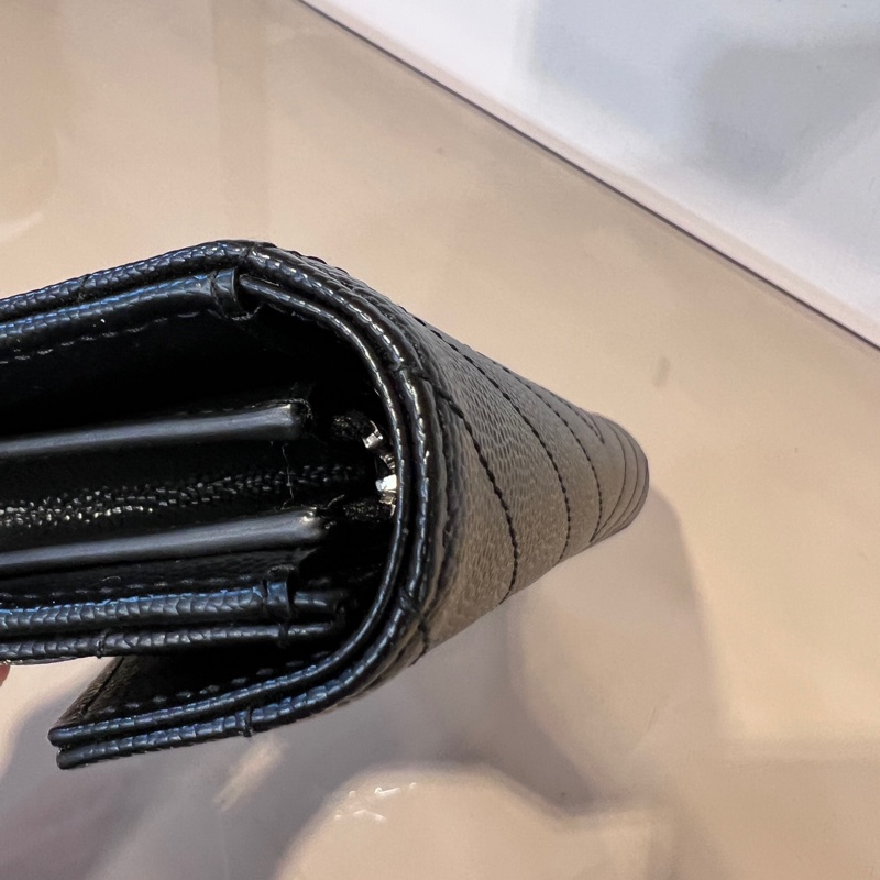 YSL荔枝牛皮山型紋銀釦信封下蓋12卡長夾-9