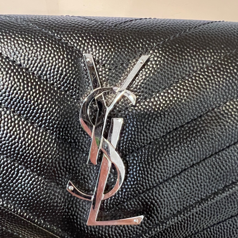 YSL荔枝牛皮山型紋銀釦信封下蓋12卡長夾-13