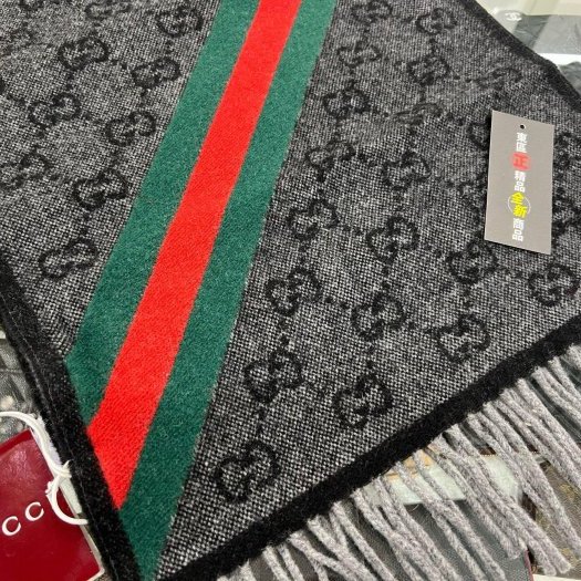 東區正精品㊣GUCCI 570603 全新黑灰色邊綠紅綠條紋LOGO 雙面羊毛圍巾披巾 RZ6319-1