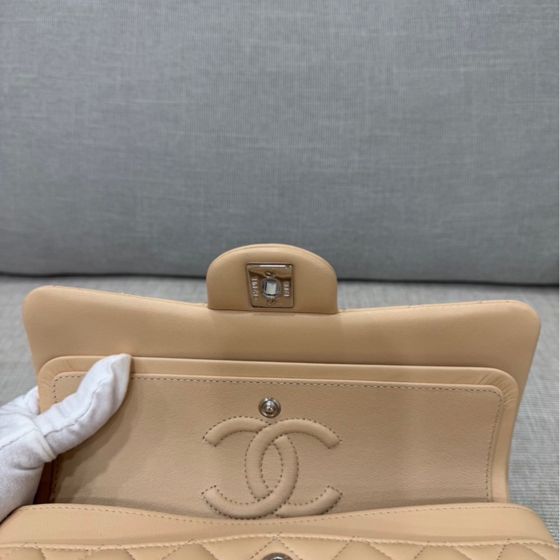 香奈兒CHANEL CF23 奶茶色銀釦羊皮鏈條包 單肩背包 斜背包小號-18