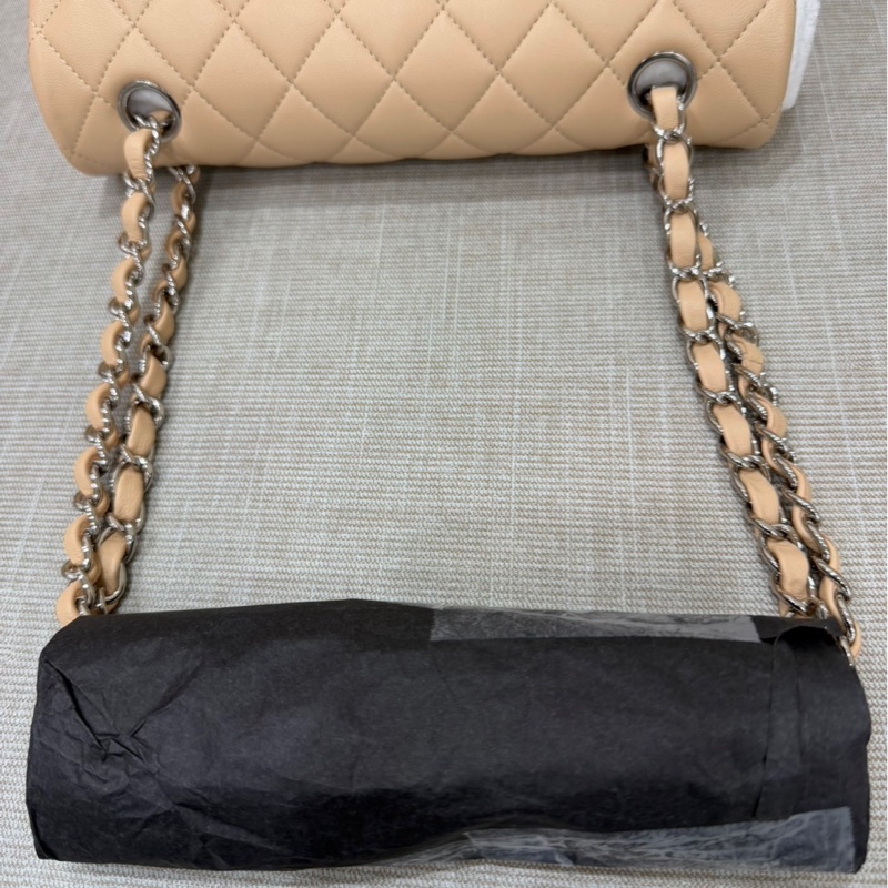 香奈兒CHANEL CF23 奶茶色銀釦羊皮鏈條包 單肩背包 斜背包小號-20