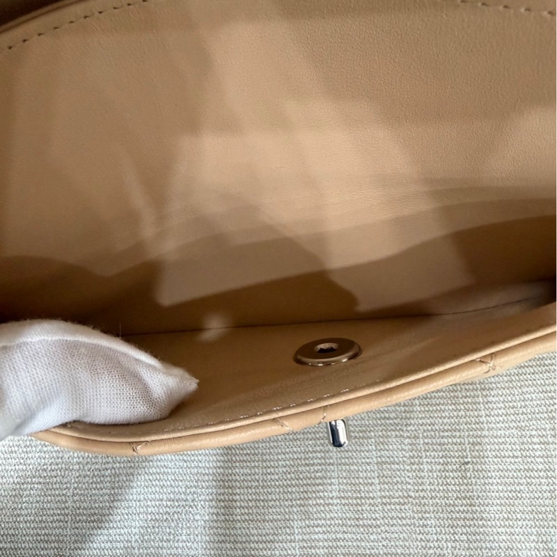 香奈兒CHANEL CF23 奶茶色銀釦羊皮鏈條包 單肩背包 斜背包小號-21