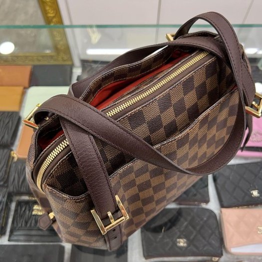 東區正精品㊣LV N51174 咖啡色棋盤格咖格前後口袋拉鍊足球包元寶包手提包 RZ6317-6