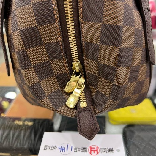 東區正精品㊣LV N51174 咖啡色棋盤格咖格前後口袋拉鍊足球包元寶包手提包 RZ6317-9