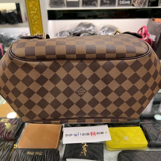 東區正精品㊣LV N51174 咖啡色棋盤格咖格前後口袋拉鍊足球包元寶包手提包 RZ6317-10