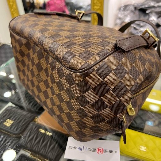 東區正精品㊣LV N51174 咖啡色棋盤格咖格前後口袋拉鍊足球包元寶包手提包 RZ6317-11