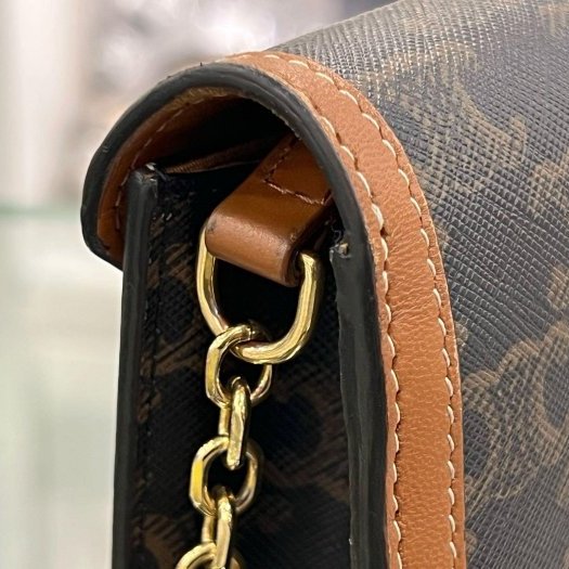 東區正精品㊣CELINE TRIOMPHE WOC 焦糖色凱旋門金扣翻蓋信封斜背包 RZ6322 101822DS9-11