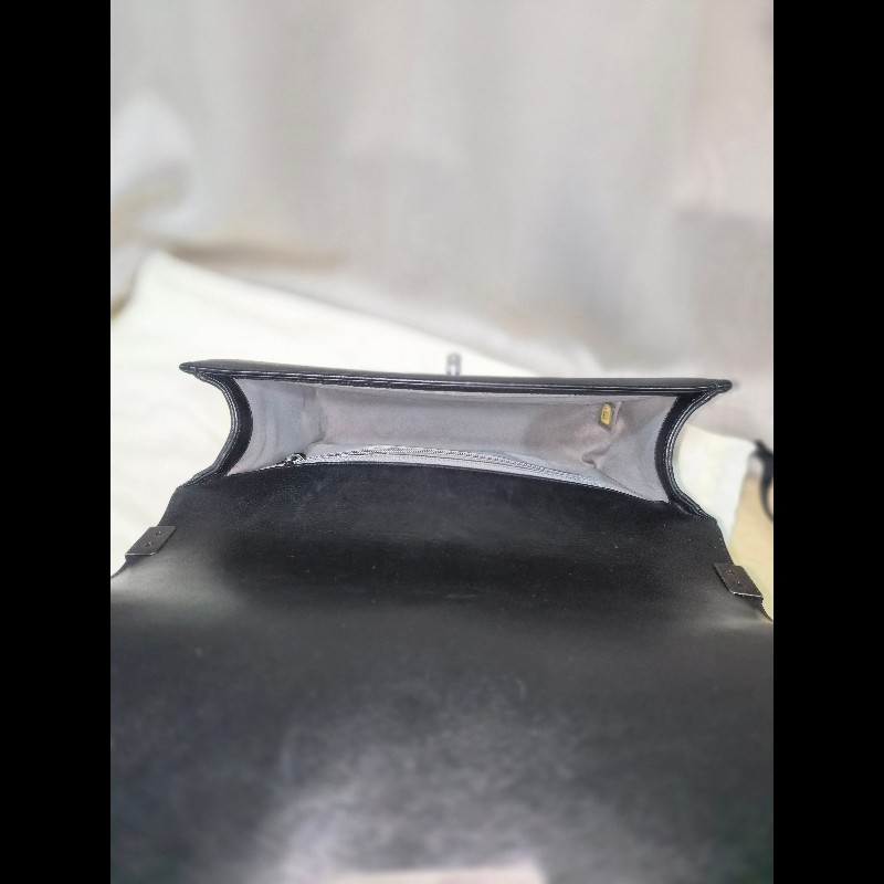 Chanel Boy 28cm 牛皮 黑色 銀扣-4