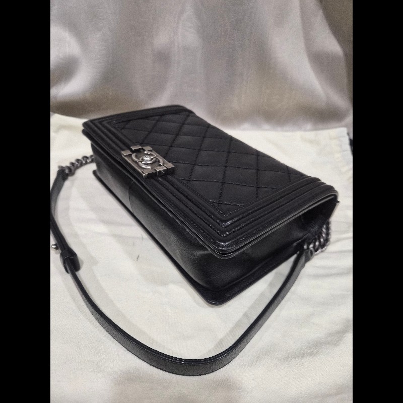 Chanel Boy 28cm 牛皮 黑色 銀扣-6