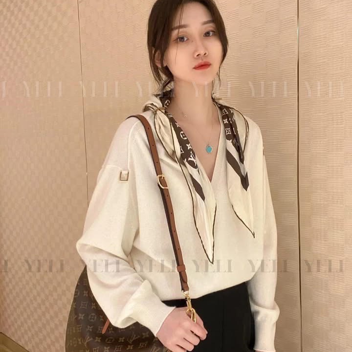 LV M46311 LOOP HOBO經典Monogram雙色帆布  肩背  斜背包 大月亮包  彎月包(咖啡)-3