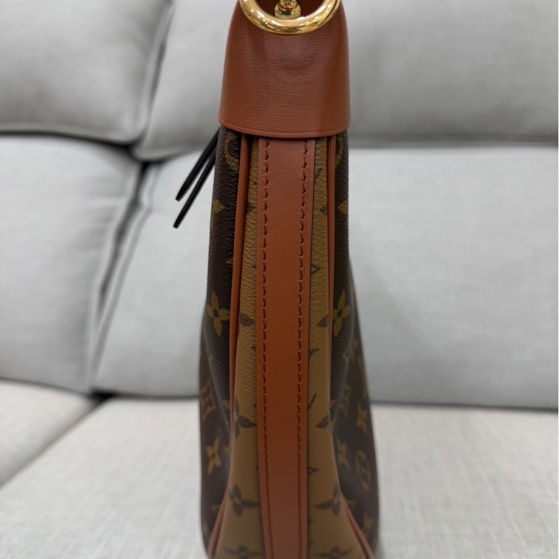 LV M46311 LOOP HOBO經典Monogram雙色帆布  肩背  斜背包 大月亮包  彎月包(咖啡)-7
