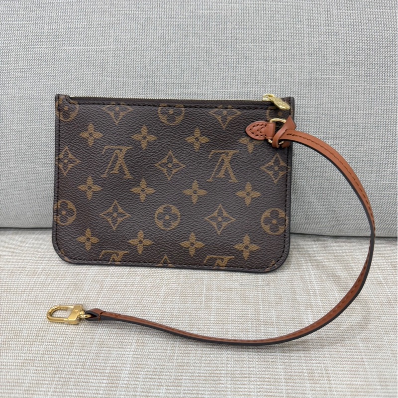 LV M46311 LOOP HOBO經典Monogram雙色帆布  肩背  斜背包 大月亮包  彎月包(咖啡)-23