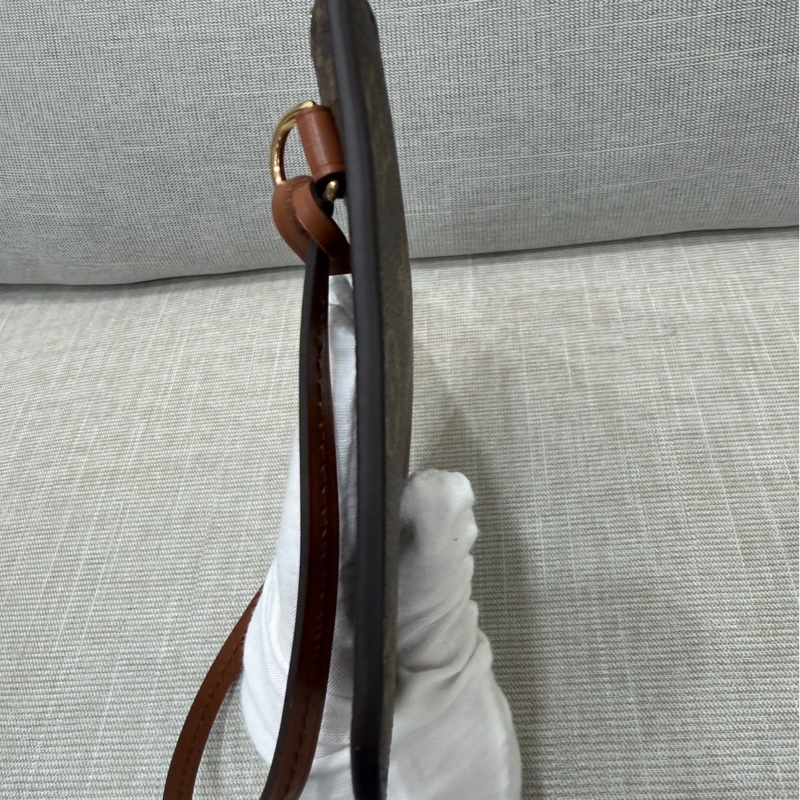 LV M46311 LOOP HOBO經典Monogram雙色帆布  肩背  斜背包 大月亮包  彎月包(咖啡)-24