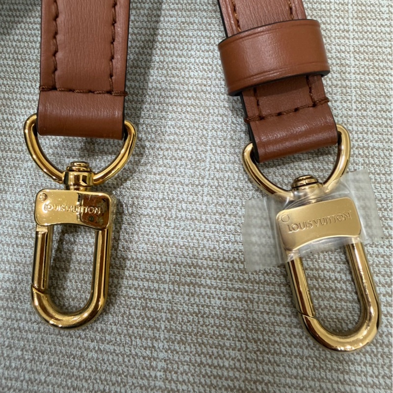 LV M46311 LOOP HOBO經典Monogram雙色帆布  肩背  斜背包 大月亮包  彎月包(咖啡)-32