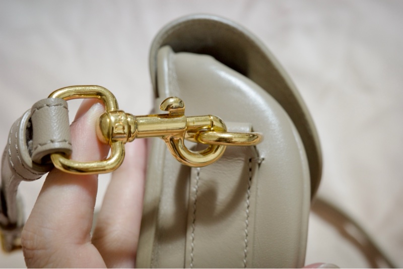 Dior Bobby East West 奶茶色款-7