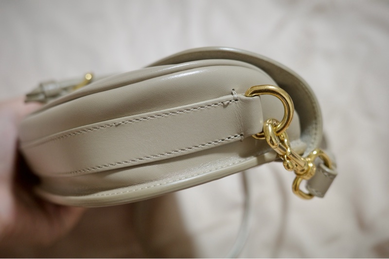 Dior Bobby East West 奶茶色款-8