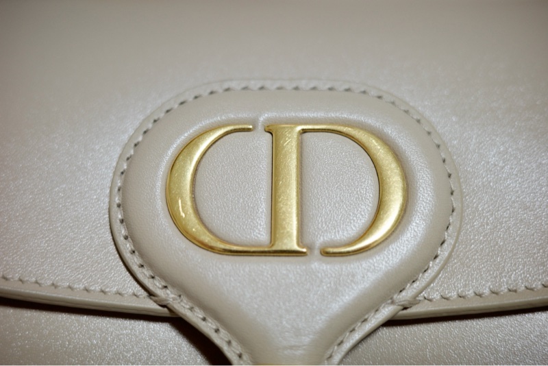 Dior Bobby East West 奶茶色款-10