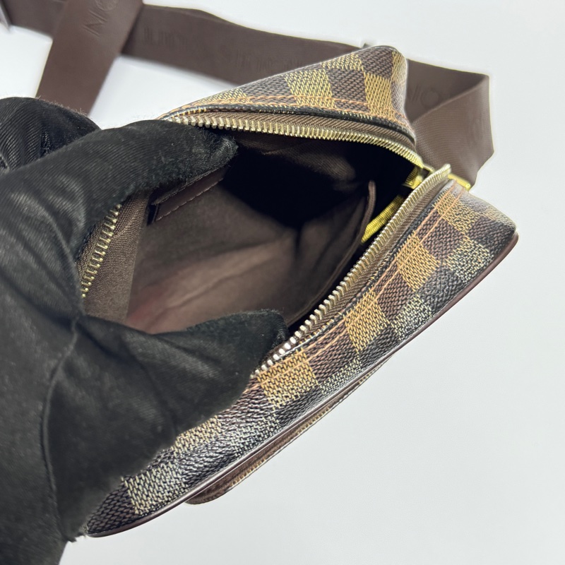 【極新🎁】 LV Damier 經典棋盤格 豆腐包斜背包 (專櫃83,000)-18
