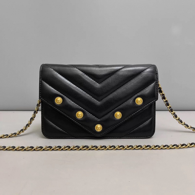 Chanel香奈兒 黑金全皮V紋紐扣woc-0