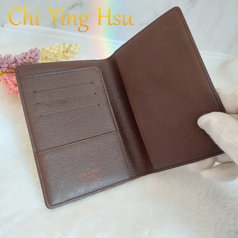 LV N60189 🎀現品實拍🎀經典Damier帆布棋盤格印花護照夾~二手品-4