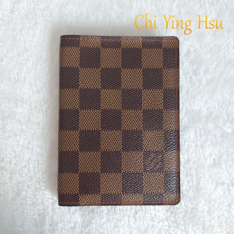 LV N60189 🎀現品實拍🎀經典Damier帆布棋盤格印花護照夾~二手品-10