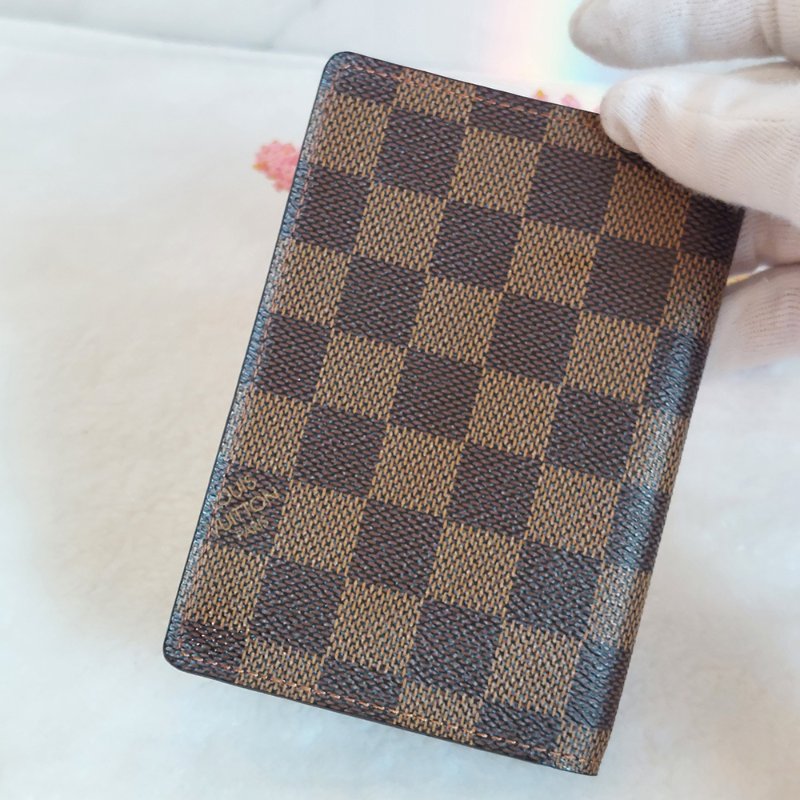 LV N60189 🎀現品實拍🎀經典Damier帆布棋盤格印花護照夾~二手品-23