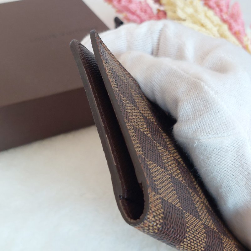 LV N60189 🎀現品實拍🎀經典Damier帆布棋盤格印花護照夾~二手品-25