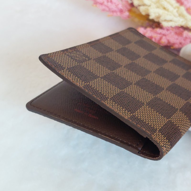 LV N60189 🎀現品實拍🎀經典Damier帆布棋盤格印花護照夾~二手品-28