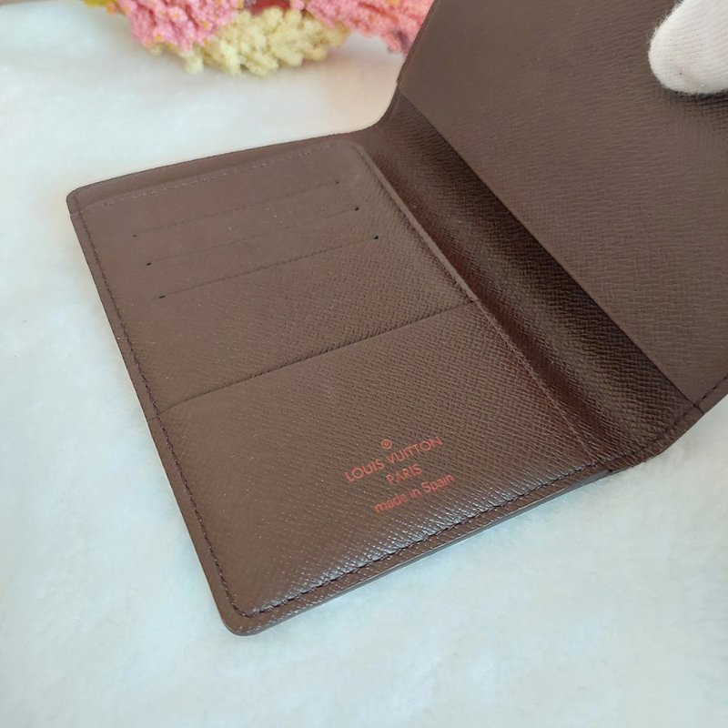 LV N60189 🎀現品實拍🎀經典Damier帆布棋盤格印花護照夾~二手品-39
