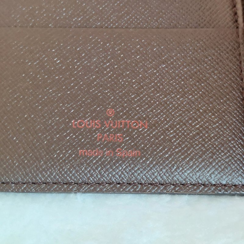 LV N60189 🎀現品實拍🎀經典Damier帆布棋盤格印花護照夾~二手品-40