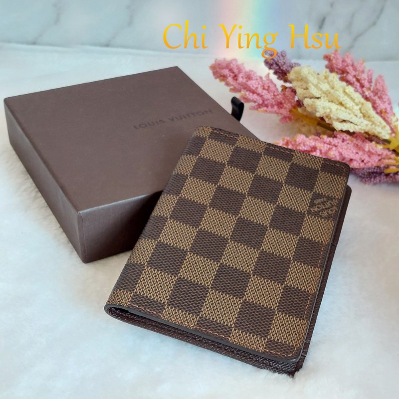 LV N60189 🎀現品實拍🎀經典Damier帆布棋盤格印花護照夾~二手品-48