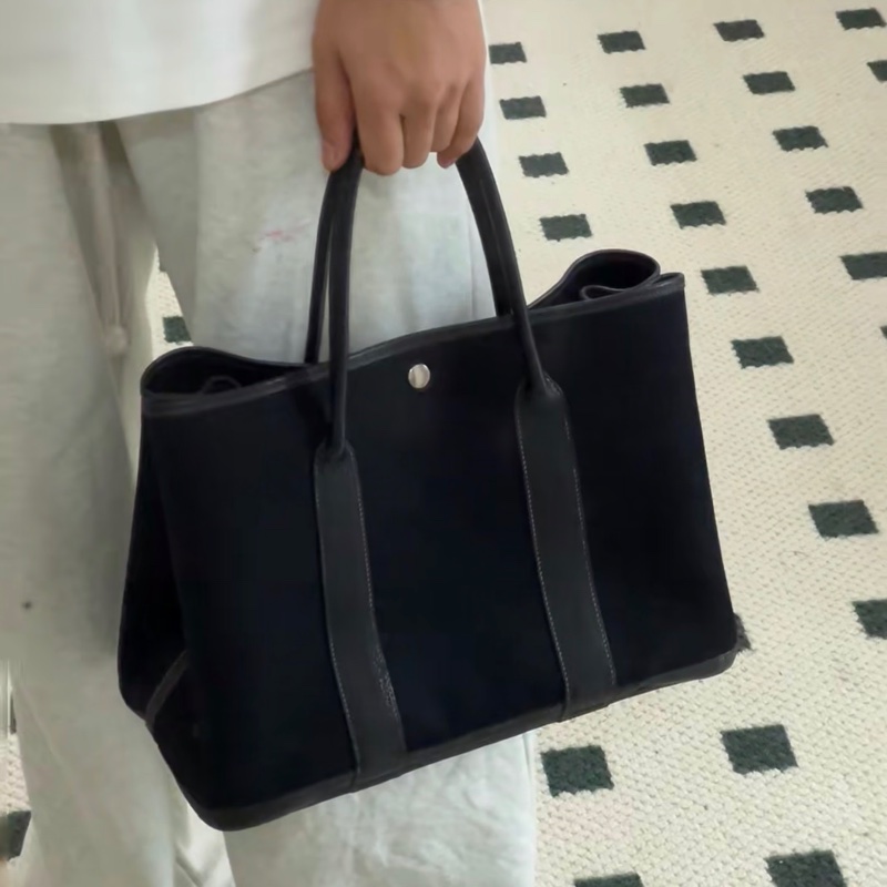 「JL精品代購」 愛馬仕黑色帆布拼皮花園36手提腋下托特包-2