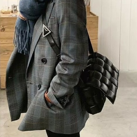 BV#🔴BV葆蝶家黑銀枕頭包 專櫃1️⃣4️⃣萬 🔴-5