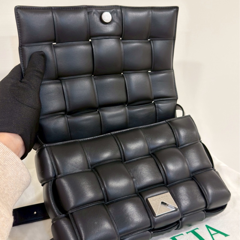 BV#🔴BV葆蝶家黑銀枕頭包 專櫃1️⃣4️⃣萬 🔴-19