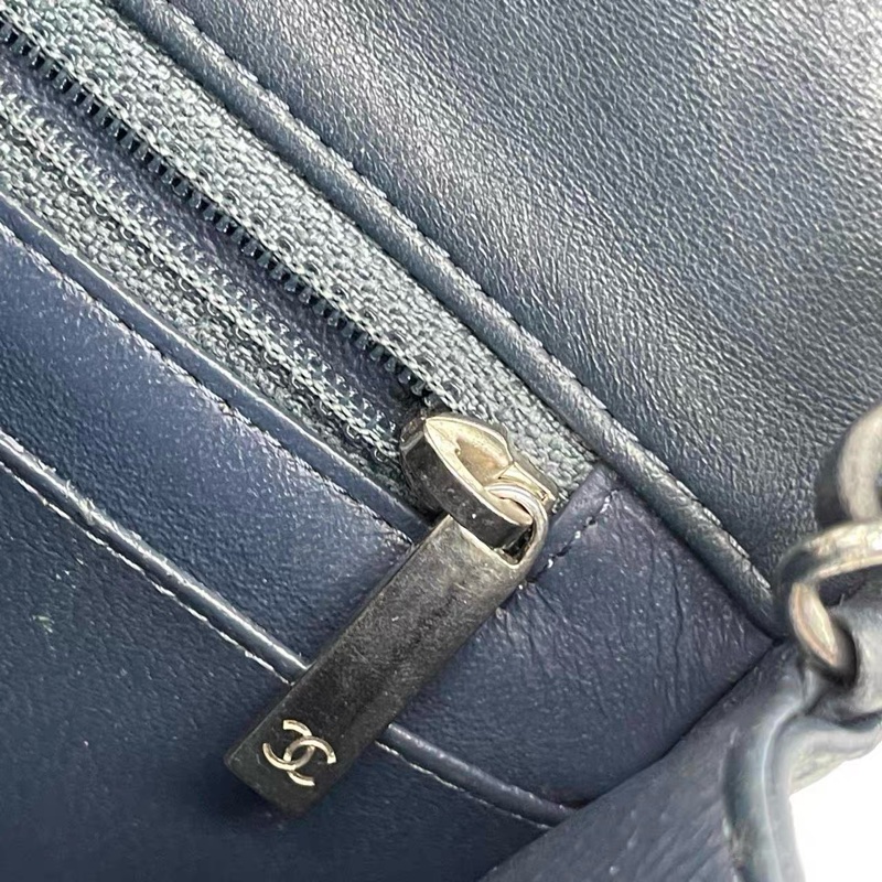 Chanel Cf17 mini square-24