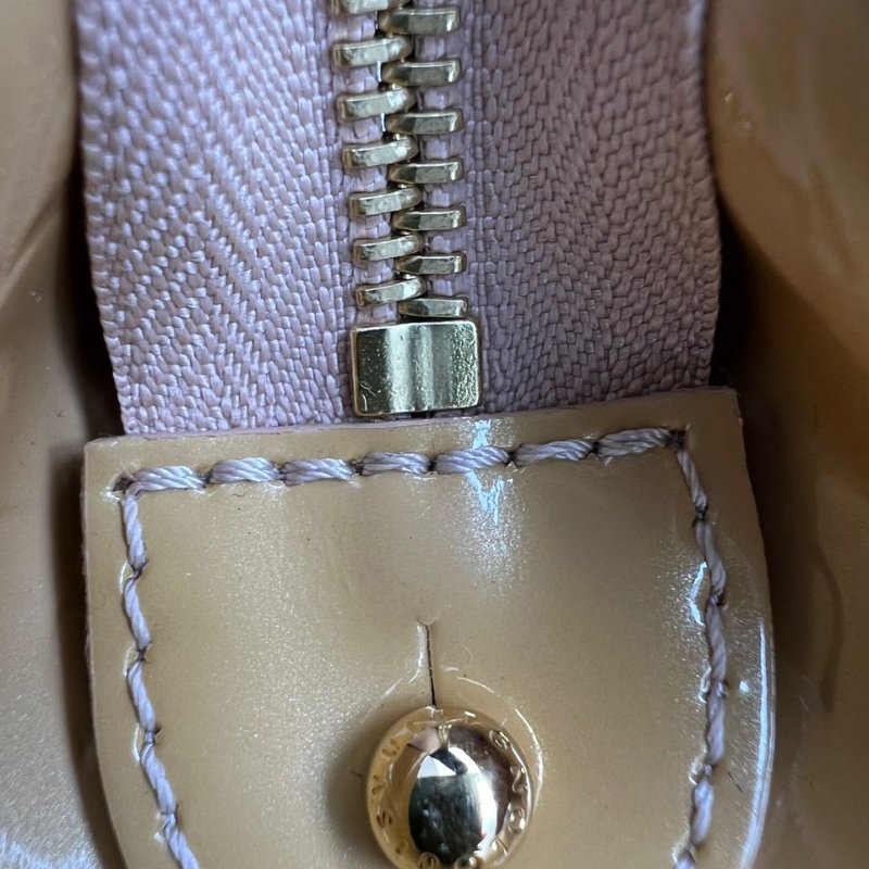 Louis Vuitton Vernis 漆皮手提包-17